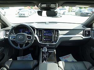 Volvo  Recharge Ultimate Dark T8 AWD 360°/B&W/HUD