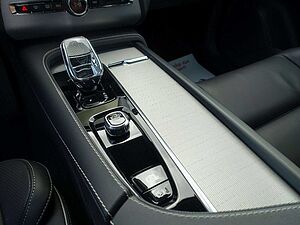 Volvo  Plus T8 AWD Plug-in Hybrid/Four-C/AHK/B&W