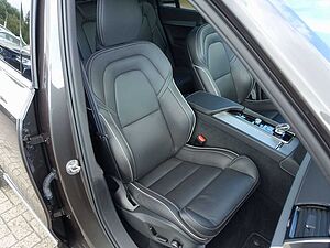 Volvo  Plus T8 AWD Plug-in Hybrid/Four-C/AHK/B&W