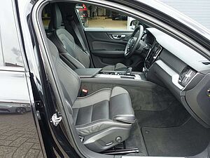 Volvo  R-Design B4/HeadUP/360°/AHK/StndHZ/BLIS