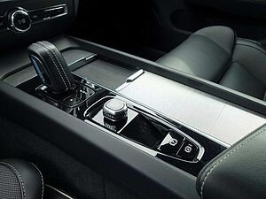 Volvo  R-Design B4/HeadUP/360°/AHK/StndHZ/BLIS