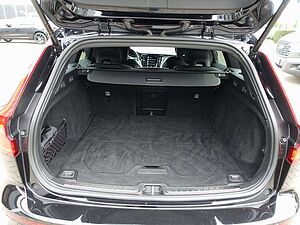 Volvo  R-Design B4/HeadUP/360°/AHK/StndHZ/BLIS