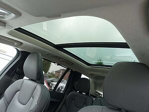 Volvo  Ultra T8 AWD/FourC/360°/H&K/Pano/Head-Up