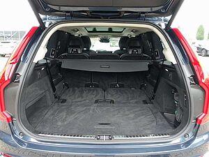 Volvo  Ultra T8 AWD/FourC/360°/H&K/Pano/Head-Up