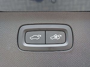 Volvo  Ultra T8 AWD/FourC/360°/H&K/Pano/Head-Up