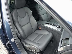 Volvo  Ultra T8 AWD/FourC/360°/H&K/Pano/Head-Up