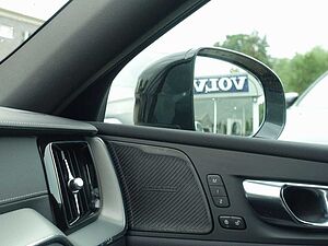 Volvo  Black Edition Ultra T8 AWD/Massage/Pano/CAM