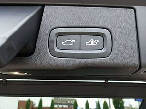 Volvo  Black Edition Ultra T8 AWD/Massage/Pano/CAM