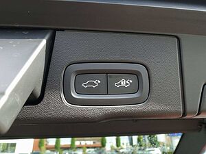 Volvo  Black Edition Ultra T8 AWD/FourC/AHK/Pano