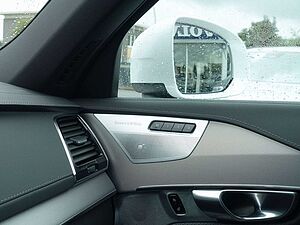 Volvo  Plus T8 AWD/FourC/AHK/PANO/360°/HeadUP/B&W