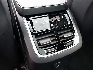 Volvo  Plus T8 AWD/FourC/AHK/PANO/360°/HeadUP/B&W