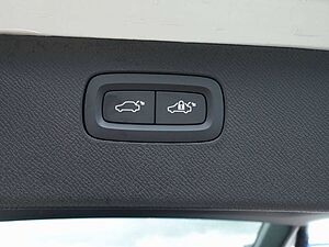 Volvo  Plus T8 AWD/FourC/AHK/PANO/360°/HeadUP/B&W