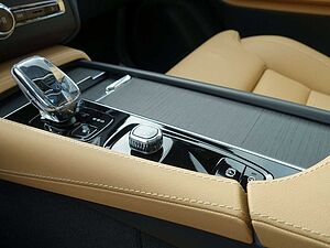 Volvo  Ultra Dark T8 AWD/FourC/AHK/B&W/Pano/HeadUp