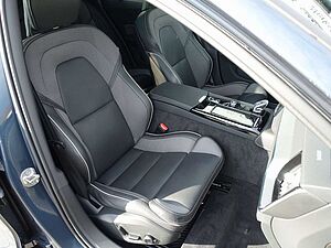 Volvo  Ultra Dark T6 AWD Plug-in Hybrid PANO/HUD