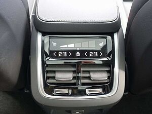 Volvo  Plus T8 AWD Plug-in Hybrid PANO/HUD/B&W/AHK