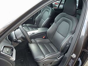Volvo  Plus T8 AWD Plug-in Hybrid PANO/HUD/B&W/AHK