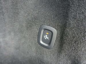 Volvo  B4 Diesel Momentum Pro AWD/H&&K/Kamera