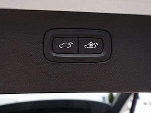 Volvo  T8 AWD Plus Dark Pano/360°/Luft/AHK/22'/LED