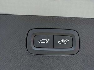 Volvo  Ultra Dark T8 AWD/Massage/360°/FourC/AHK