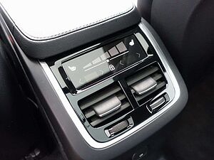 Volvo  Ultra Dark T8 AWD/Massage/360°/FourC/AHK