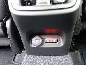Volvo  D4 AWD R-Design Kamera/H&K/Standheiz. /AHK