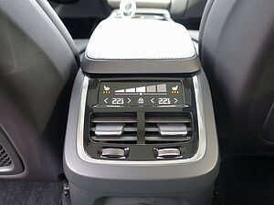 Volvo  T8 Plus Bright AWD HeadUp/Pano/B&W/AHK/Four