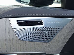 Volvo  T8 Ultra Dark AWD Massage/360°/B&W/FourC