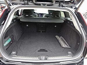 Volvo  B4 Mild-Hybrid Benzin Inscription/AHK/Pano