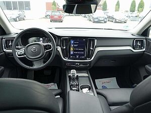 Volvo  B4 Mild-Hybrid Benzin Inscription/AHK/Pano