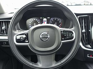 Volvo  B4 Mild-Hybrid Benzin Inscription/AHK/Pano