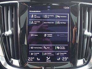 Volvo  B4 Mild-Hybrid Benzin Inscription/AHK/Pano