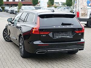 Volvo  B4 Mild-Hybrid Benzin Inscription/AHK/Pano