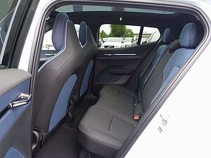 Volvo  Single Motor Extended Range Ultra/BLIS/Pano
