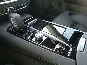 Volvo  Plus Dark T6 AWD Plug-in Hybrid/BLIS/360/H&K