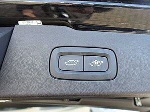 Volvo  Plus Dark T6 AWD Plug-in Hybrid/BLIS/360/H&K