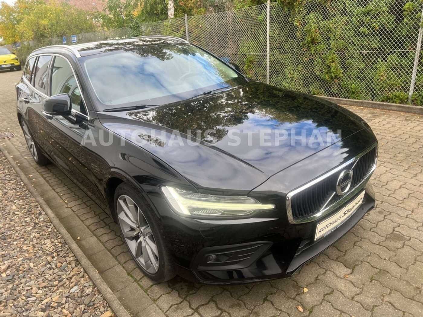 Volvo  D4 Geartronic Momentum AHK GARANTIE