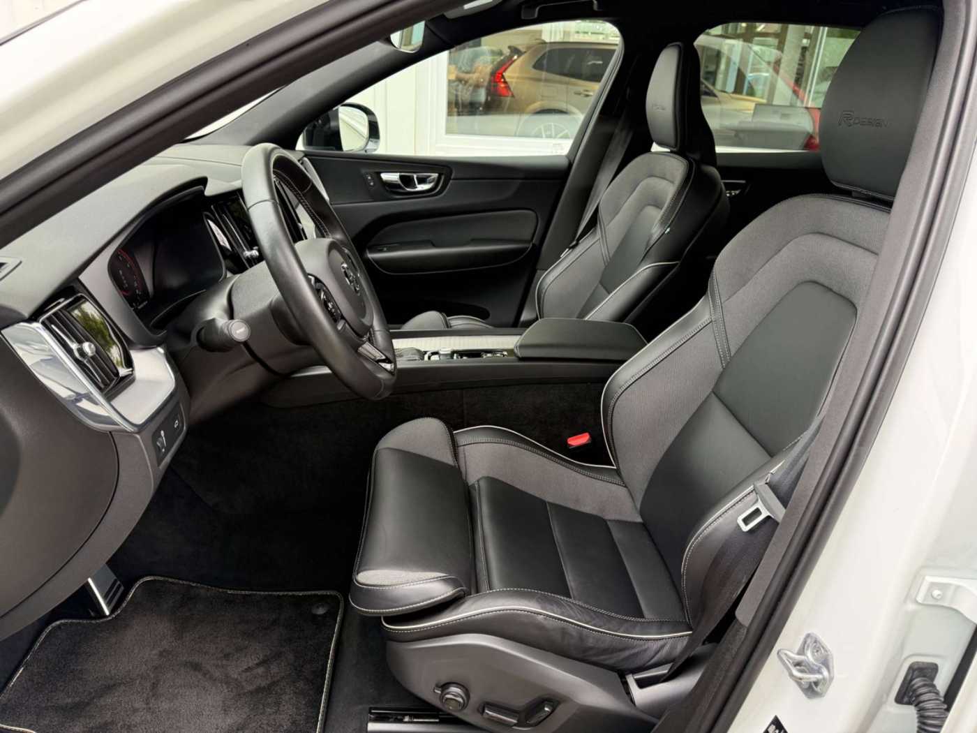 Volvo  T4 R-Design Geartronic EURO6DT GARANTIE