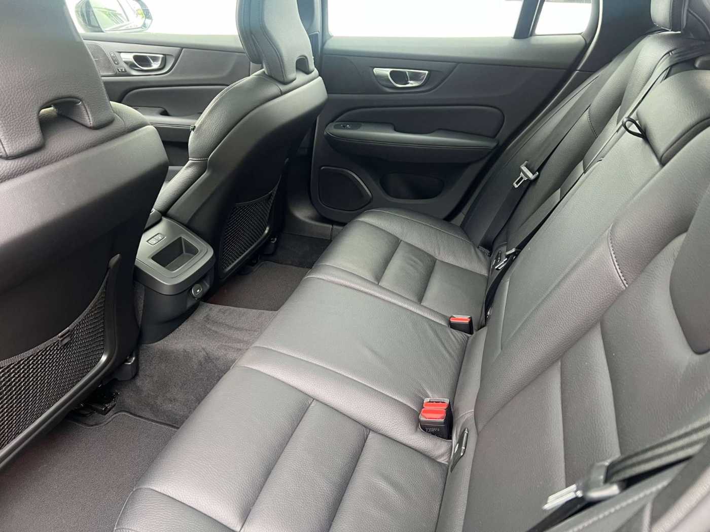 Volvo  B4 Diesel AWD Plus GARANTIE