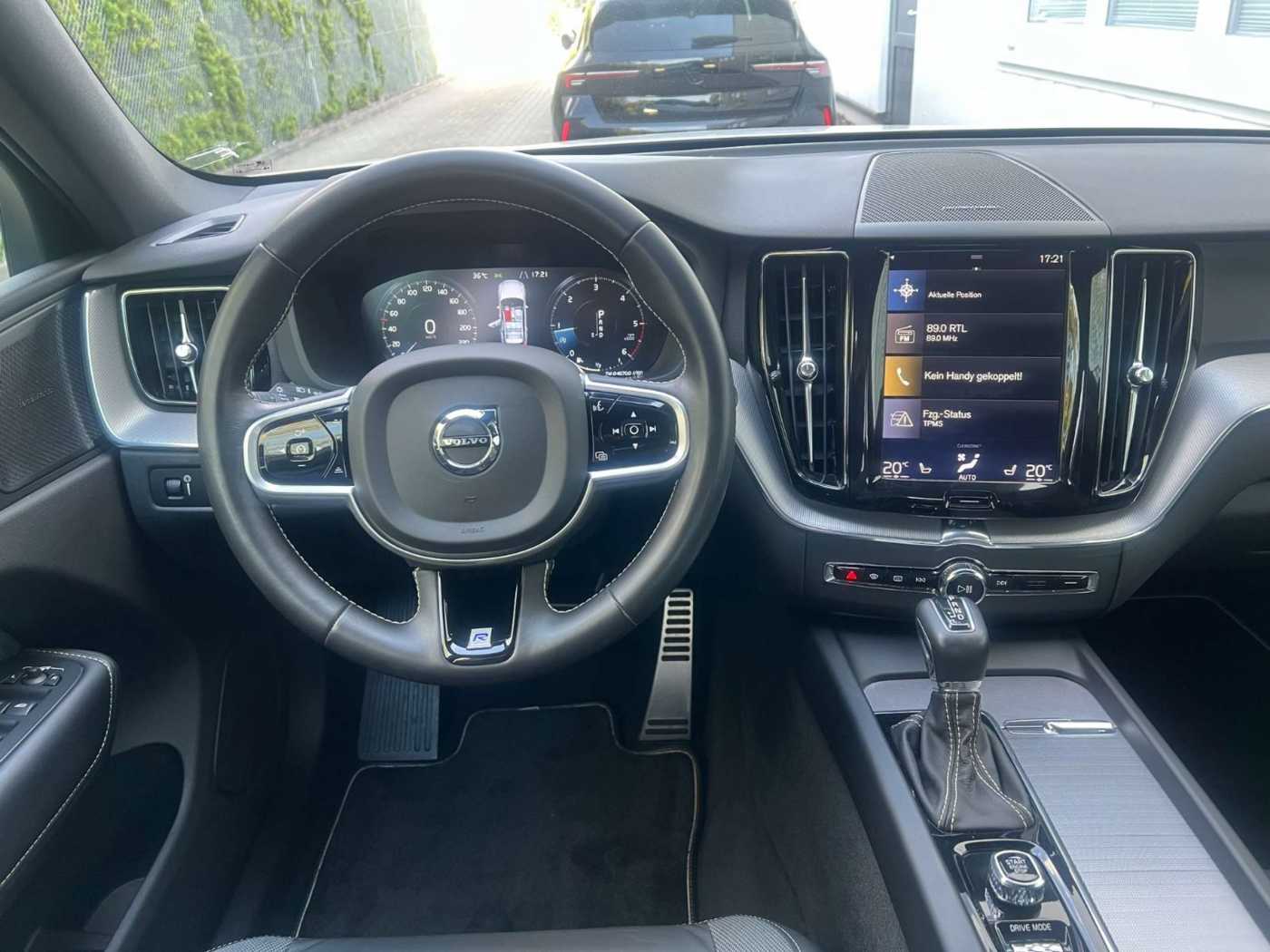 Volvo  D4 Geartronic R Design AHK GARANTIE