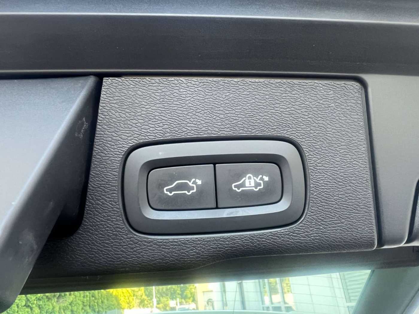 Volvo  D4 Geartronic R Design AHK GARANTIE