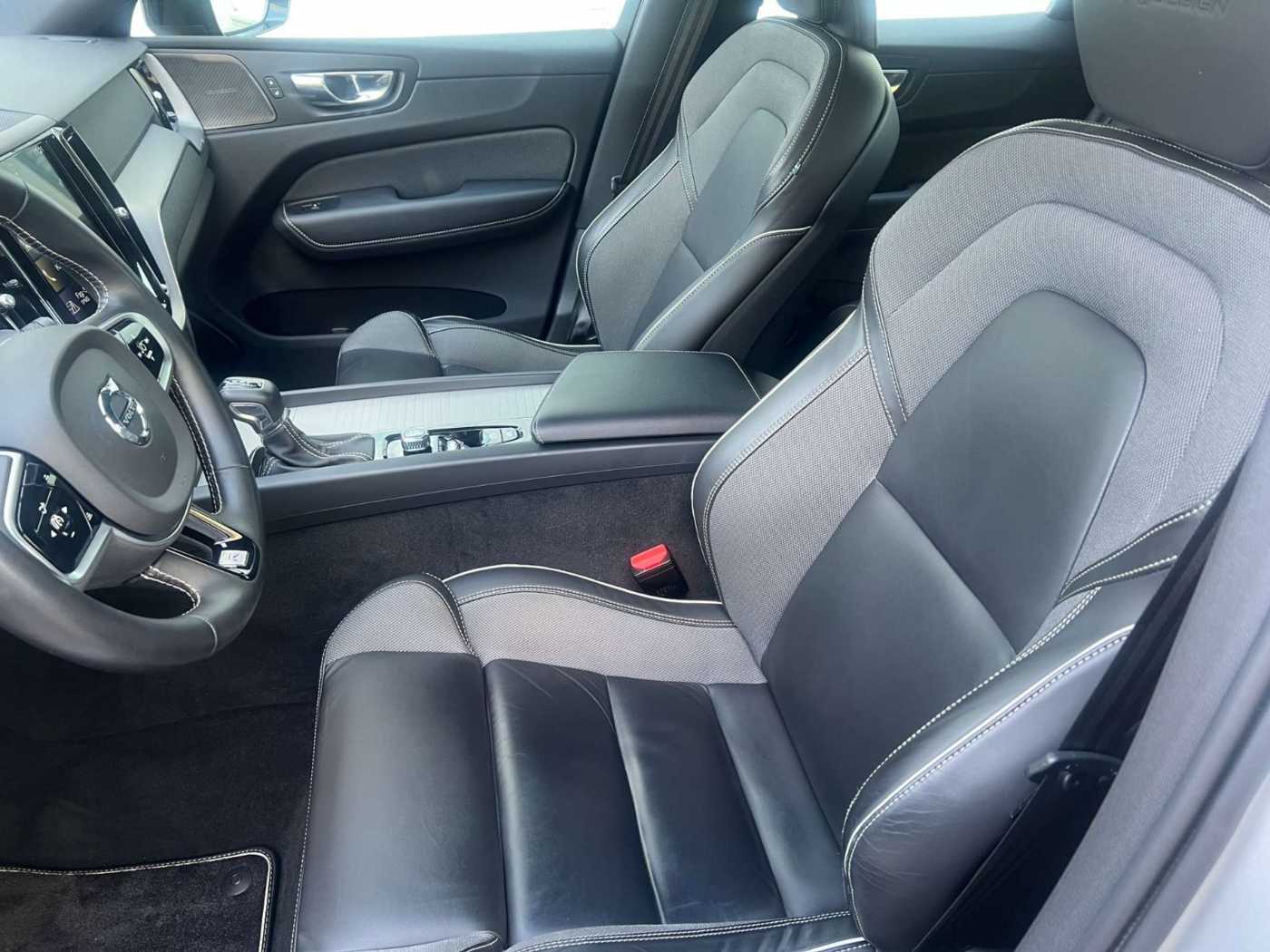 Volvo  D4 Geartronic R Design AHK GARANTIE