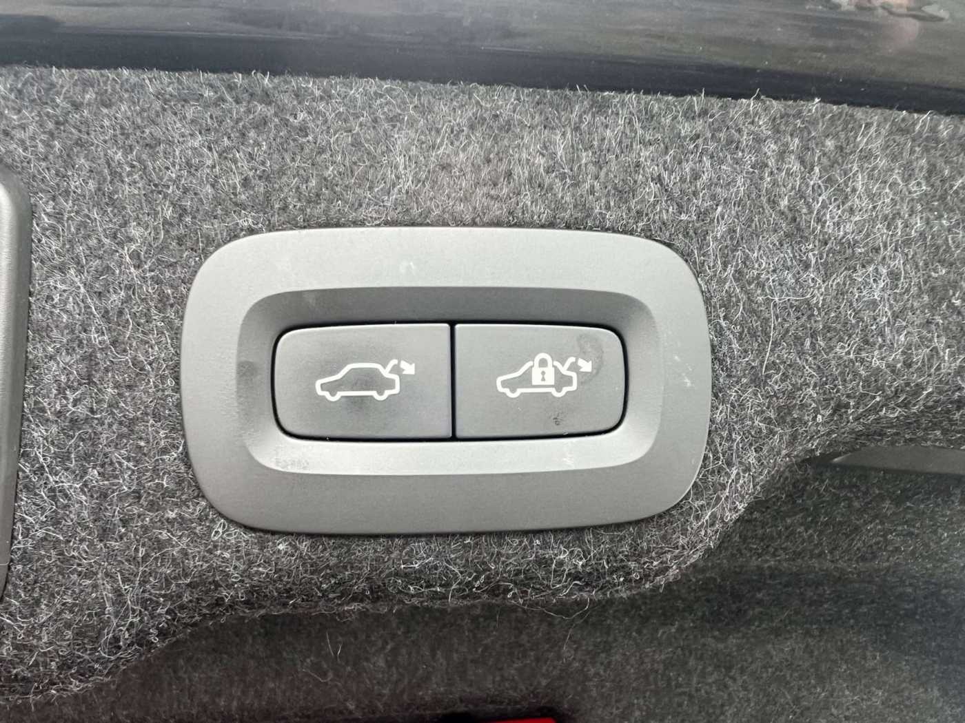 Volvo  Recharge T8 AWD PLUS DARK GARANTIE -46%