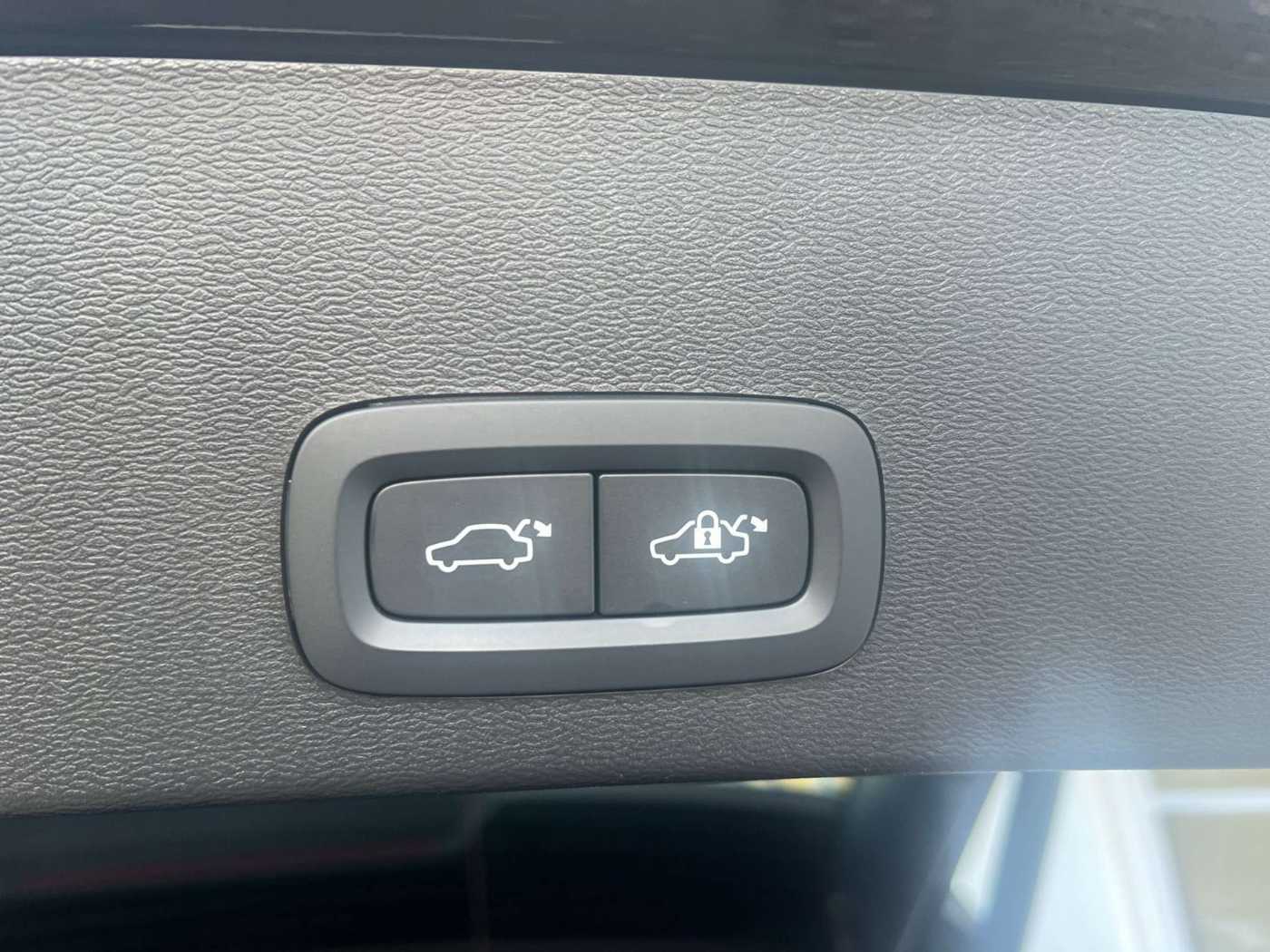 Volvo  T2 Automatik Core NAVI GARANTIE