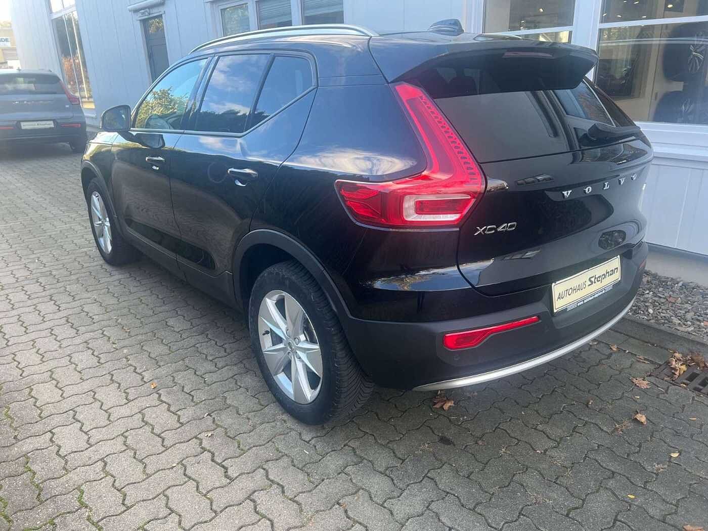 Volvo  T2 Automatik Core NAVI GARANTIE