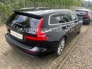 Volvo  D4 Geartronic Momentum AHK GARANTIE