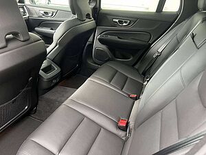 Volvo  B4 B Plus Dark Autom. MY24 GARANTIE -34%