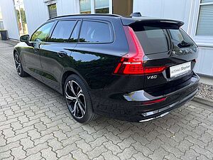 Volvo  B4 B Plus Dark Autom. MY24 GARANTIE -34%