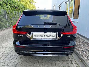 Volvo  B4 B Plus Dark Autom. MY24 GARANTIE -34%