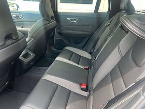 Volvo  B4 B Plus Dark Autom. MY25 GARANTIE -35%