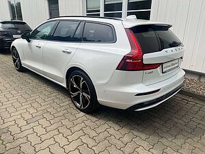 Volvo  B4 B Plus Dark Autom. MY25 GARANTIE -35%